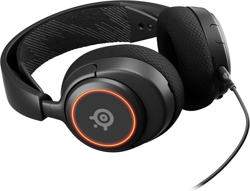 SteelSeries Arctis Nova 3 RGB Kablolu Kulak Üstü Oyuncu Kulaklığı
