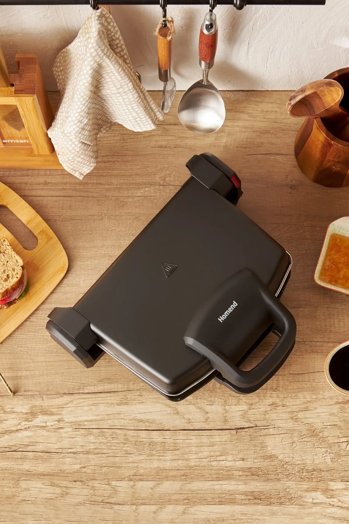 HOMEND Toastbuster 1337H Çıkarılabilir Plakalı 4 Ekmekli Tost Makinesi 1800 W  Siyah