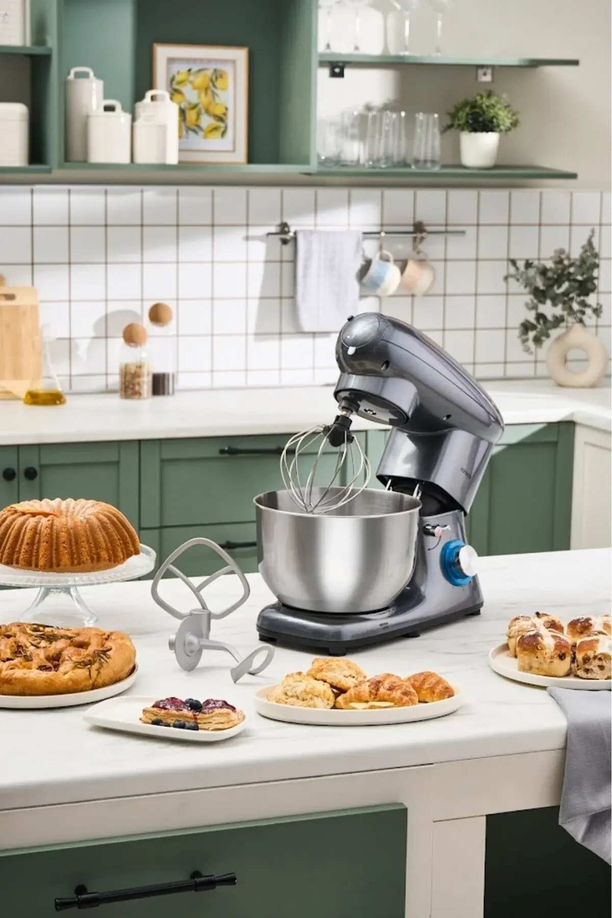 Karaca Multichef Stand Mikser Mutfak Şefi 1900w 5,5lt (KIYMA ÇEKME SUCUK-SOSİS İÇLİ KÖFTE APARATLI)