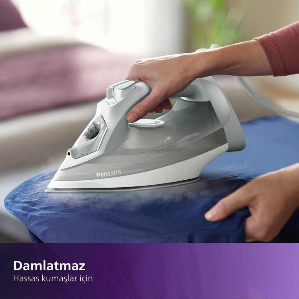 Philips 5000 Serisi Buharlı Ütü, 2400W, 160 g Şok Buhar, SteamGlide Plus Taban, DST5010/10