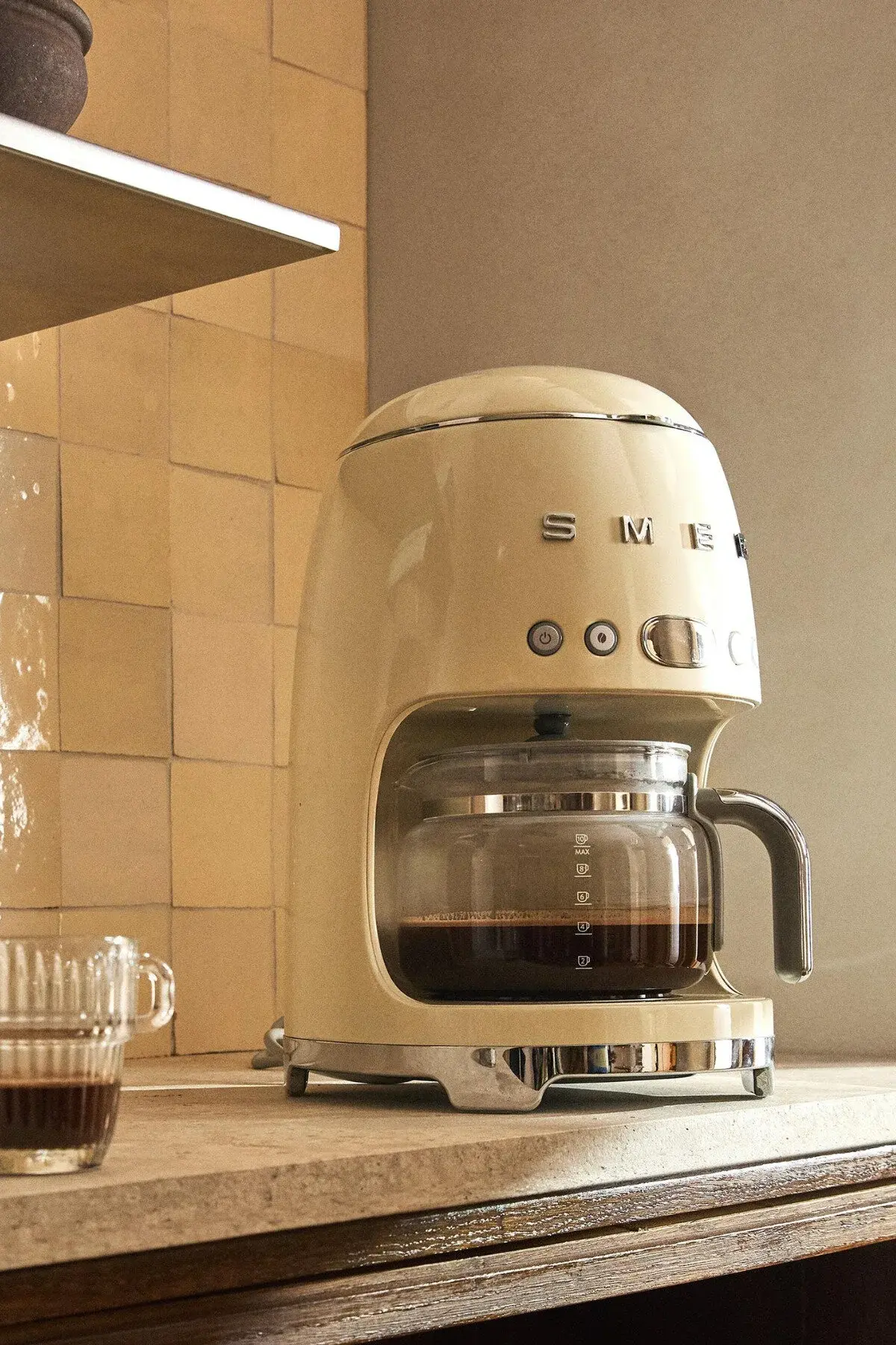 Smeg 50's Style Retro Krem Filtre Kahve Makinesi