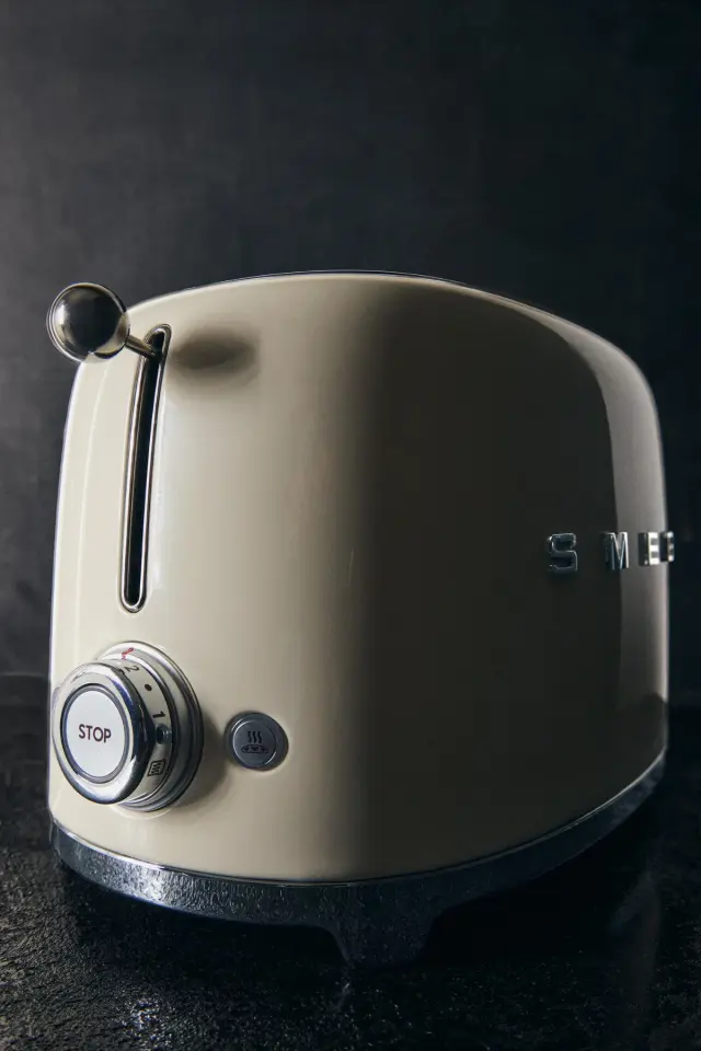 Smeg 50's Style Retro Krem 2x1 Ekmek Kızartma Makinesi TSF01CREU